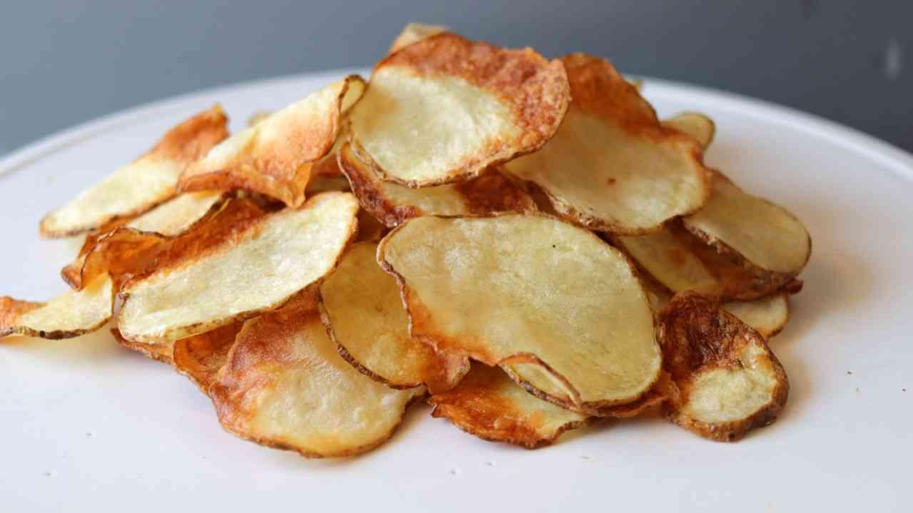 Homemade Potato Chips in the Air Fryer